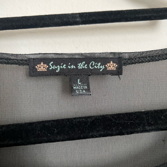 Suzie in the City Black Mesh Illusion Top Women’s Large Sheer Neckline Blouse - Picture 4 of 7